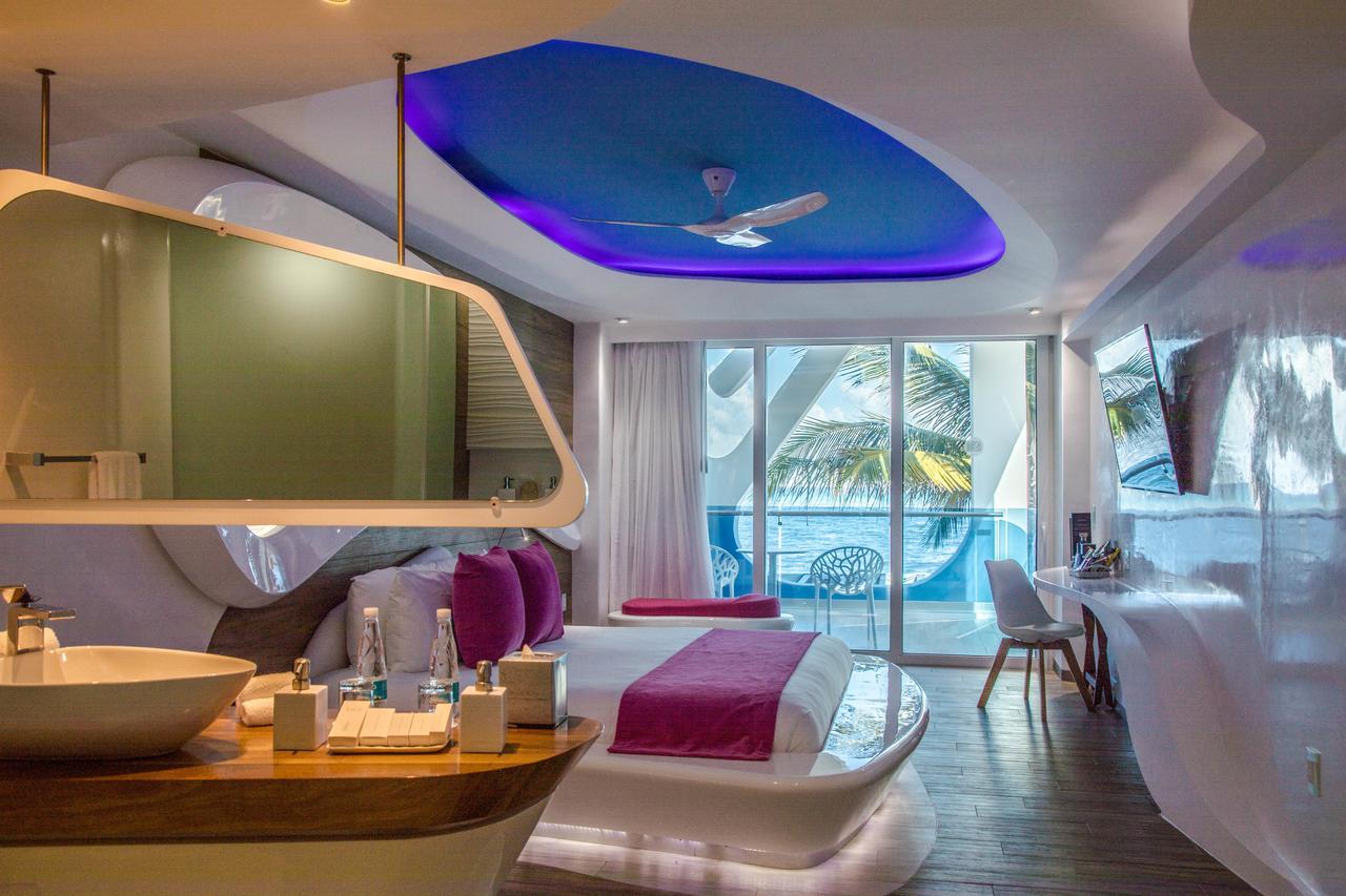 Alojamiento Sunrise con cama extragrande frente al mar